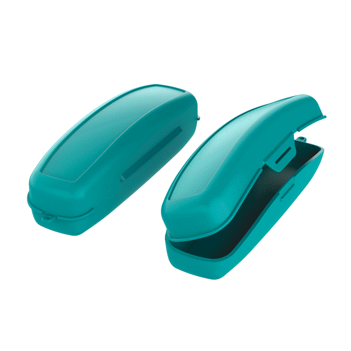 Boîte porte-masque <b>fabriqué en Europe</b> en polypropylène (<b>PP recyclable </b>) pour la protection et le stockage de tous types de masques (hygiéniques, chirurgicaux, FFP2 et tissu). Le système de fermeture de l'étui est rapide et sécurisé. Sa forme est légère et minimale pour un transport confortable. Elle est facilement lavable et permet même son utilisation dans un lave-vaisselle. Elle dispose d'un trou pour un <b>cordon</b>, ce qui est très pratique pour faire du sport, aller à la plage ou à la montagne et pour les enfants, à l'école par exemple. Veuillez nous contacter si vous êtes intéressés par des <b>couleurs spéciales</b> ou des <b>matériaux biodégradables</b>, ainsi que par la personnalisation de l'étui avec votre <b>logo d'entreprise</b>.<br><br><a href='/news/BIOADD-eng.pdf' target='_blank'>Consultez, ici, les informations nécessaires pour une fabrication en additif <b>biodégradable</b>. </a>